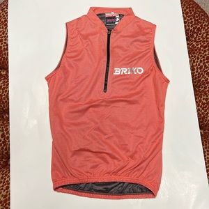 Briko ladies Med. Cycling vest, sleeveless,1/2 zip, Crafted Italian style!